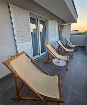 Holiday Home GIDAS - Hot Tub, GYM, Playground
